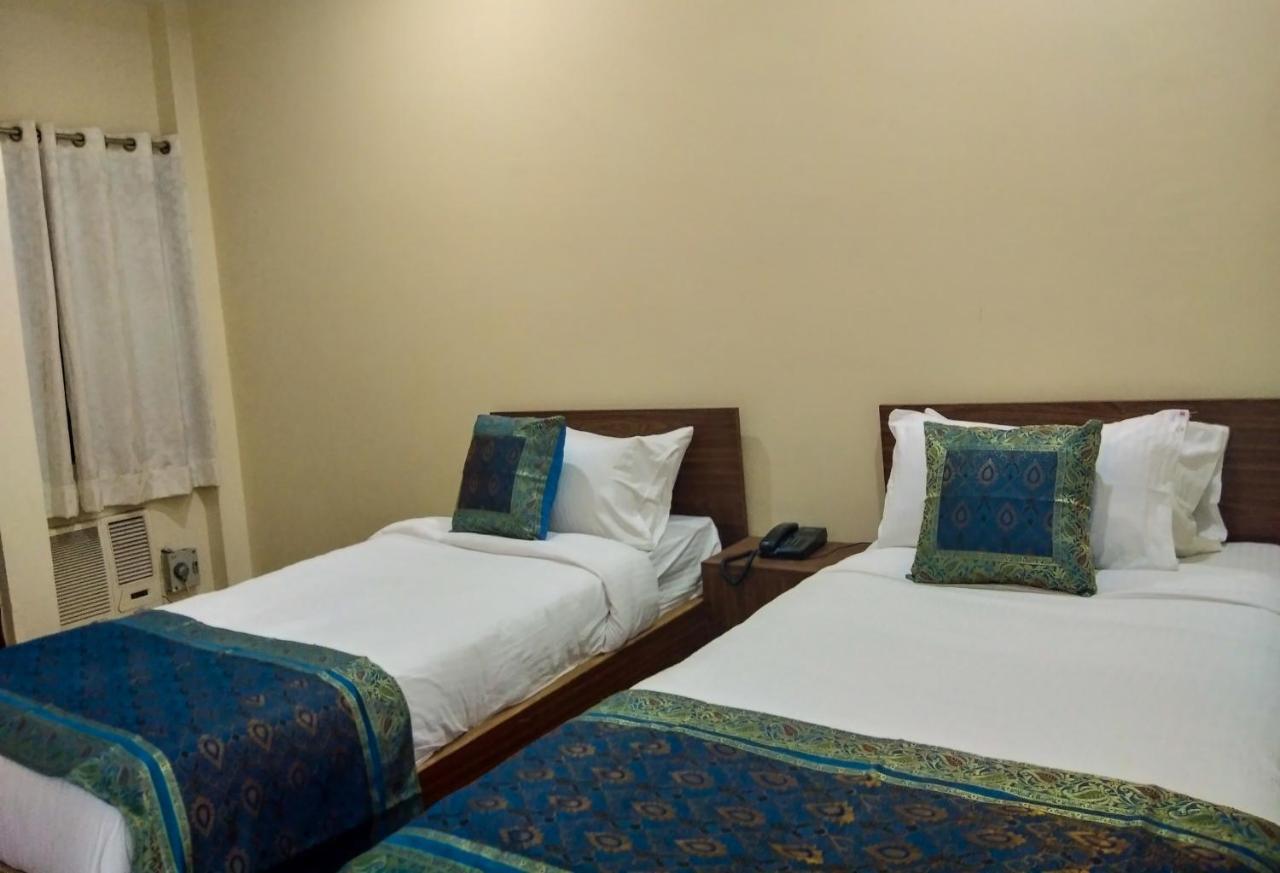 Dwivedi Hotels Palace On Steps Varanasi Exterior photo