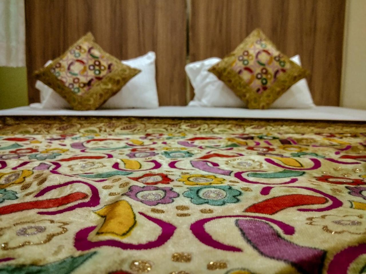 Dwivedi Hotels Palace On Steps Varanasi Exterior photo