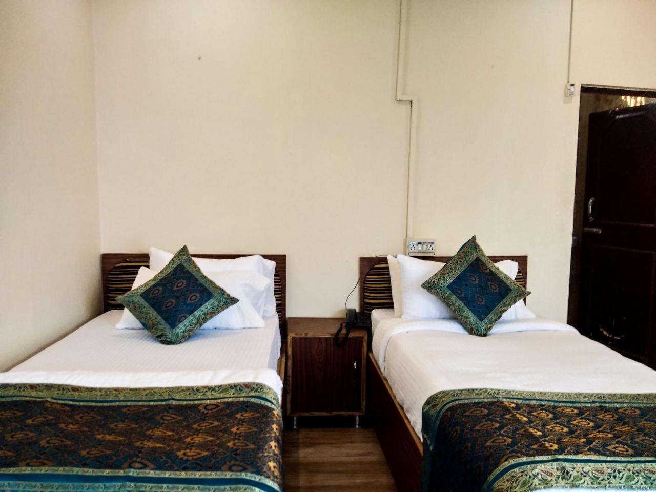 Dwivedi Hotels Palace On Steps Varanasi Exterior photo