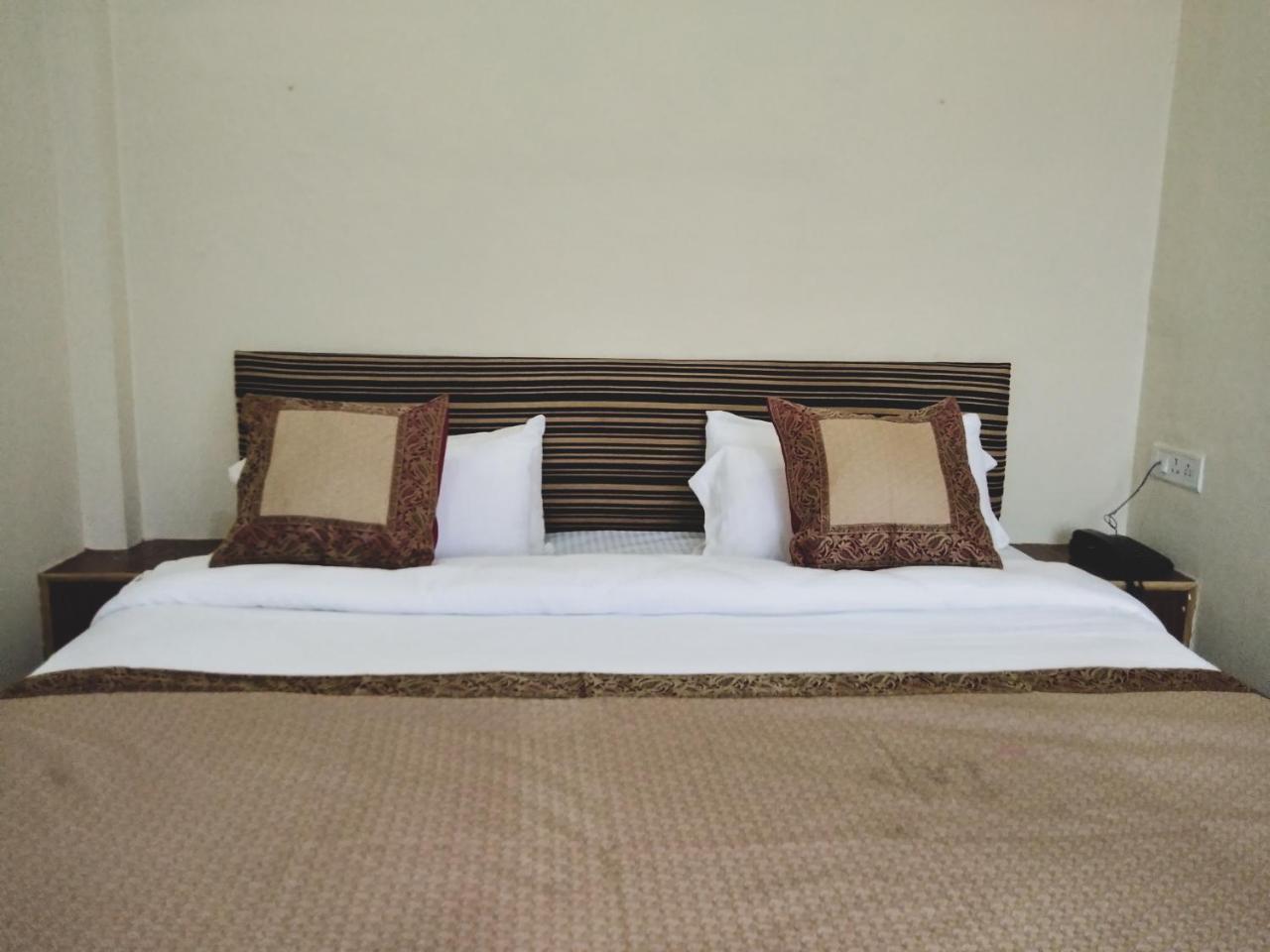 Dwivedi Hotels Palace On Steps Varanasi Exterior photo
