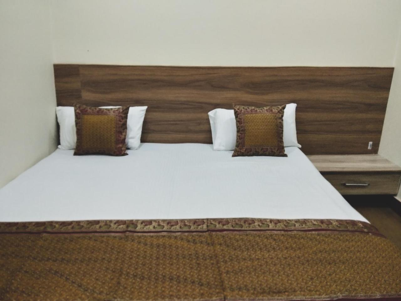 Dwivedi Hotels Palace On Steps Varanasi Exterior photo