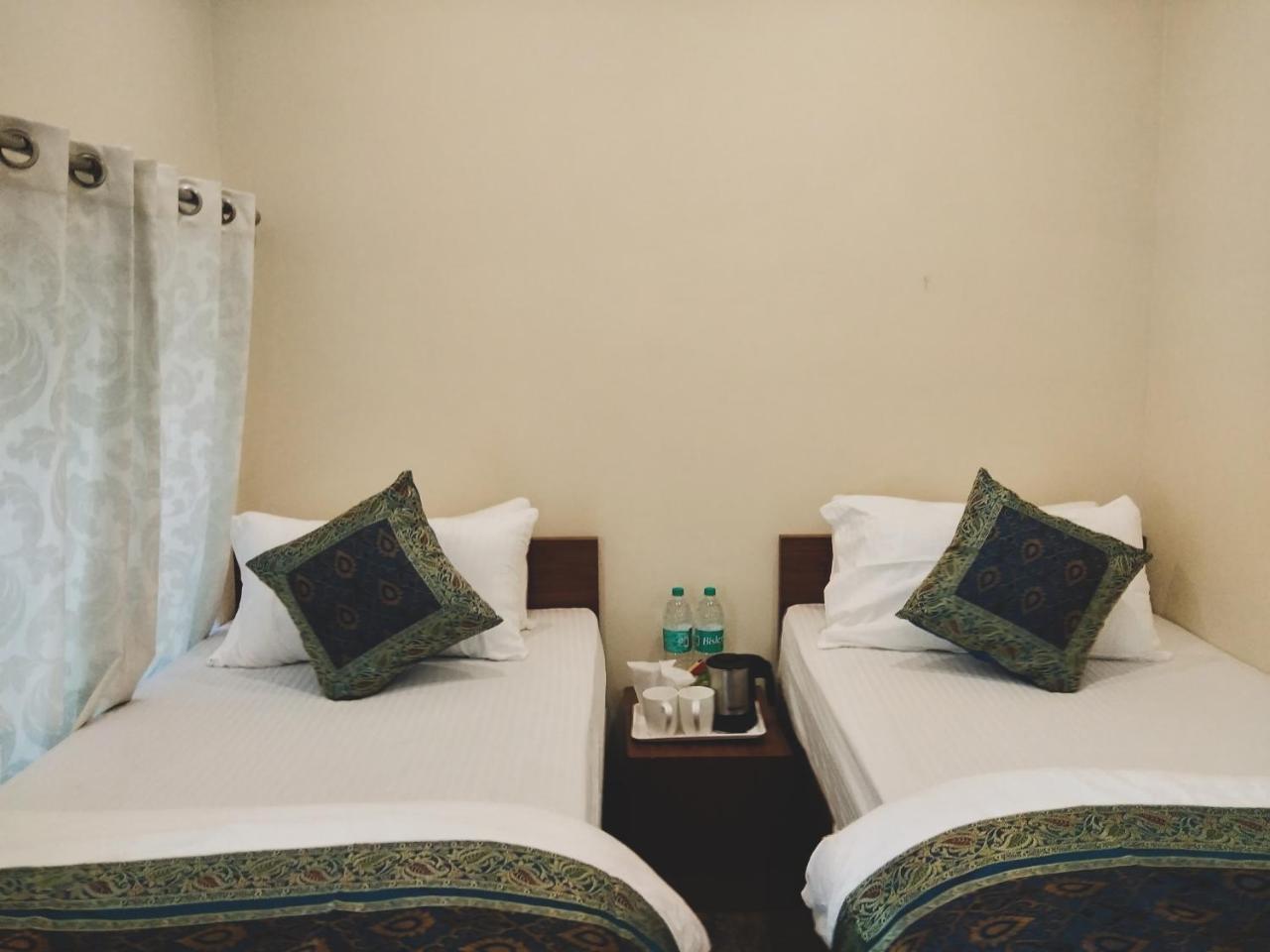 Dwivedi Hotels Palace On Steps Varanasi Exterior photo