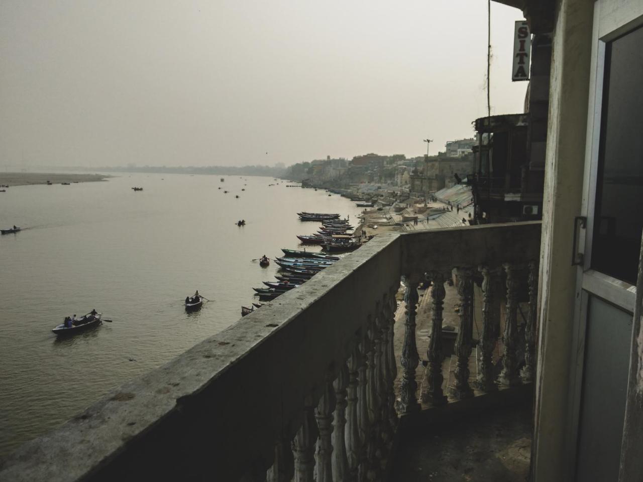 Dwivedi Hotels Palace On Steps Varanasi Exterior photo